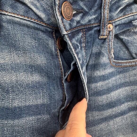 American Eagle Outfitters Women's Tomgirl Jeans Distressed Medium Wash Size 10 - Picture 4 of 7